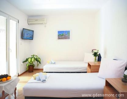Budva Inn Apartments, , logement privé à Budva, Monténégro