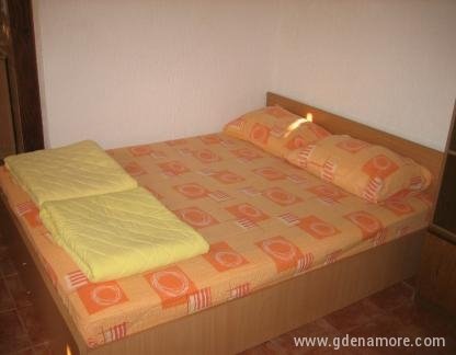Lux apartman, , alojamiento privado en Radovići, Montenegro